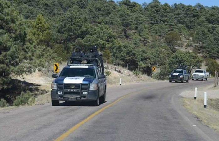 Trasladan a los cuatro policías heridos en emboscada