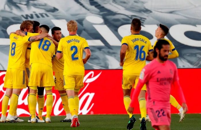 Tunde el cádiz a real madrid con histórico triunfo