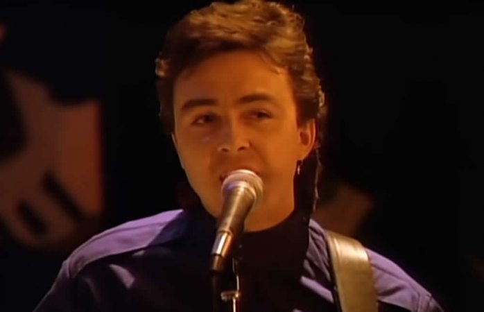 Muere tony lewis, vocalista de the outfield