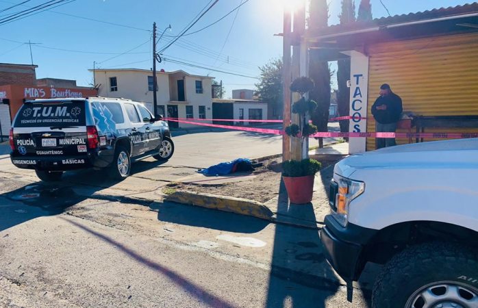 Muere hombre en plena calle